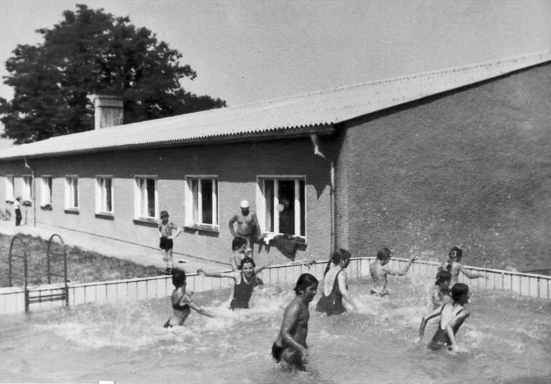 Ferienlager mit Swimmingpool 1974-1986